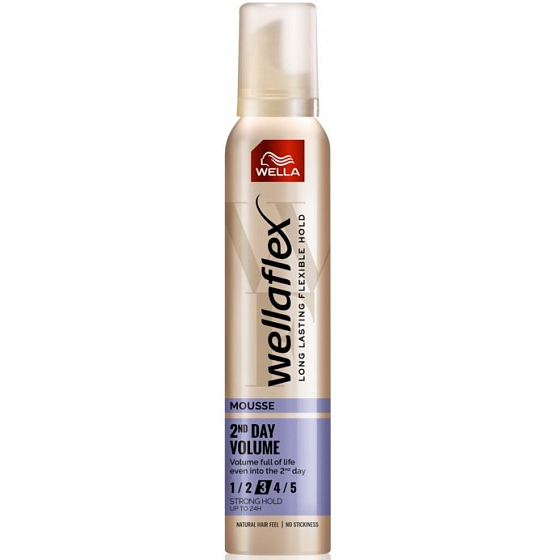 Wella Wellaflex 2-Days-Volume silné zpevnění pěnové tužidlo 200 ml