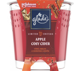 Glade Apple Cosy Cider s vůní jablka a horkého cideru vonná svíčka ve skle, doba hoření až 38 hodin 129 g