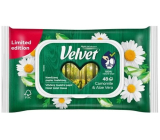Velvet Heřmánek & Aloe Vera vlhčený toaletní papír 42 kusů