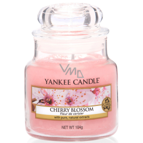 Yankee Candle Cherry Blossom - Třešňový květ vonná svíčka Classic malá sklo 104 g