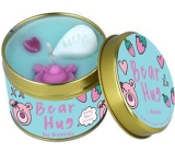 Bomb Cosmetics Medvědí objetí - Bear Hug vonná přírodní, ručně vyrobena svíčka v plechové dóze hoří až 35 hodin