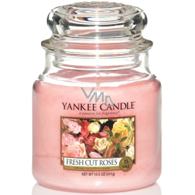 Yankee Candle Fresh Cut Roses - Čerstvě nařezané růže vonná svíčka Classic střední sklo 411 g