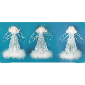 Anděl bílý s peříčkem na postavení s drátěnými křídly na zavěšení 20 cm 1 kus