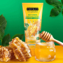 Freeman Feeling Beautiful Manukový med a Tea Tree olej kaolínová čisticí jílová maska pro mastnou a poničenou pleť 175 ml