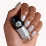 Essence Holo Bomb lak na nehty s holografickým efektem 01 Ridin' Holo 8 ml