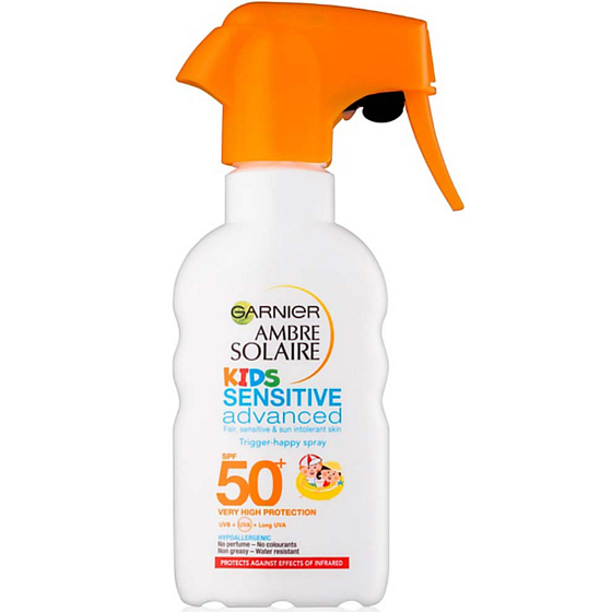 Garnier Ambre Solaire Resisto Swim Kids OF50 sprej na opalování pro děti 200 ml