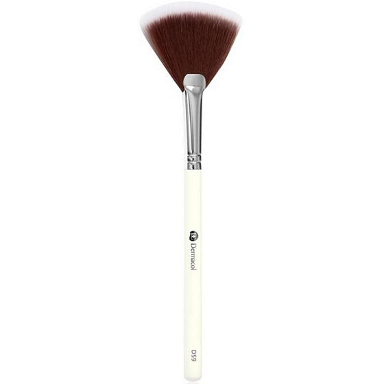 Dermacol Master Brush Fan kosmetický štětec se syntetickými štětinami na rozjasňovač, oprašující D59
