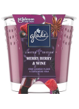 Glade Merry Berry & Wine s vůní lesních plodů a červeného vína vonná svíčka ve skle, doba hoření až 38 hodin 129 g