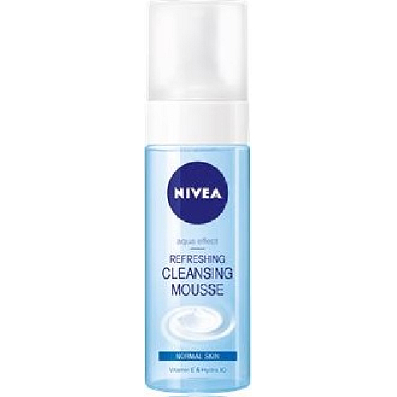 Nivea Aqua Effect Osvěžující čisticí pleťová pěna normální a smíšená pleť 150 ml