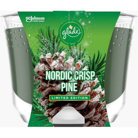 Glade by Brise Nordic Crisp Pine s vůní borovice, jalovce a jmelí vonná velká svíčka ve skle, doba hoření až 52 hodin 224 g