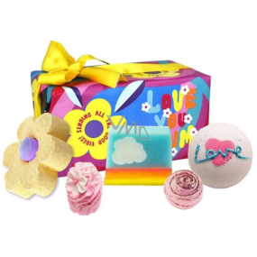 Bomb Cosmetics Love you Mum - Miluji tě mami, šumivá koupelová koule 160 g + 3D šumivá koupelová koule 160 g + glycerinové mýdlo 100 g + máslový špalíček do koupele 50 g + máslová kulička 30 g, kosmetická sada