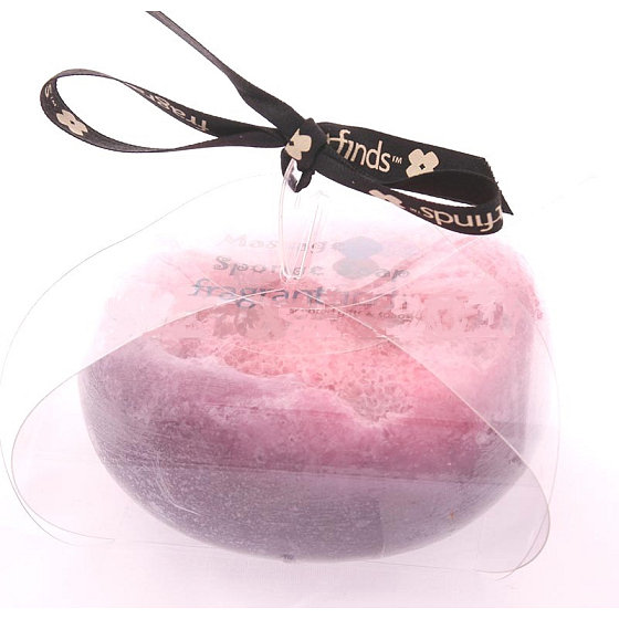 Fragrant One Day Glycerinové mýdlo masážní s houbou naplněnou vůní parfému Justin Bieber Someday v barvě červené 200 g