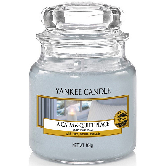 Yankee Candle A Calm & Quiet Place - Klidné a tiché místo vonná svíčka Classic malá sklo 104 g