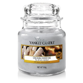 Yankee Candle Crackling Wood Fire - Praskající oheň v krbu vonná svíčka Classic malá sklo 104 g