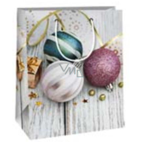 Ditipo Dárková papírová taška 18 x 10 x 22,7 cm Vánoční bílá - motiv dřeva, tři baňky