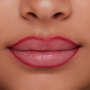 Essence 8H Matte Comfort tužka na rty 07 Classic Red 0,3 g