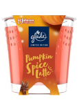 Glade Pumpkin Spice Latte s vůní dýňového latté vonná svíčka ve skle, doba hoření až 38 hodin 129 g