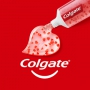 Colgate Dare To Love červená zubní pasta obsahuje chladící rozpustné krystalky ve tvaru srdce 98 ml