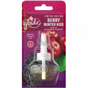 Glade Electric Scented Oil Berry Winter Kiss s vůní ostružin a brusinek tekutá náplň do elektrického osvěžovače vzduchu 20 ml