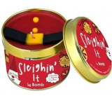 Bomb Cosmetics Sleighin It vonná přírodní, ručně vyrobena svíčka v plechové dóze hoří až 35 hodin