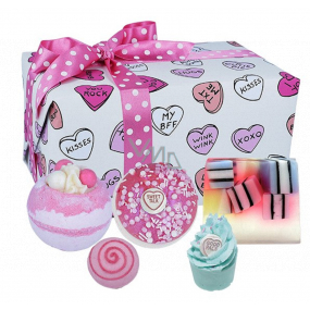 Bomb Cosmetics Sweet Illusion šumivý balistik do koupele 2 x 160 g + glycerinové mýdlo 100 g + špalíček do koupele 50 g + máslová kulička, kosmetická sada