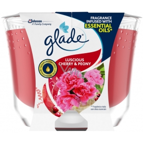 Glade Maxi Luscious Cherry & Peony s vůní třešně a pivoňky, vonná svíčka ve skle doba hoření až 52 hodin 224 g