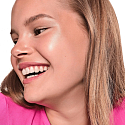 Essence Baby Got Glow rozjasňující tyčinka 10 Golden Aura 5,5 g