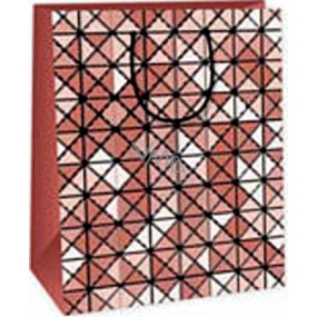 Ditipo Dárková papírová taška 26,4 x 13,7 x 32,4 cm hnědo bílé čtverce trojúhelníky