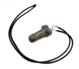 Heliotrop / Bloodstone Penis amulet pro plodnost, přívěsek přírodní kámen ručně broušený 3 cm, kámen odvahy