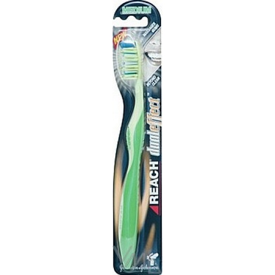 Listerine Reach Dual Effect střední zubní kartáček 1 kus