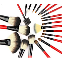Be Chic! Luxury Red Collection sada 22 kosmetických štětců