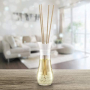 Air Wick Reed Diffuser Essential Oils Warm Amber Rose - Vůně jantarové růže vonné tyčinky osvěžovač vzduchu 30 ml