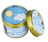 Bomb Cosmetics Nad mraky - Above The Clouds Vonná přírodní, ručně vyrobena svíčka v plechové dóze hoří až 35 hodin