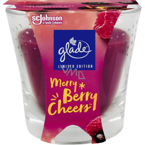 Glade Merry Berry Cheers s vůní svařeného vína a lesních plodů vonná svíčka ve skle, doba hoření až 38 hodin 129 g