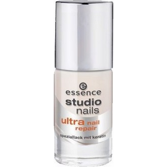 Essence Studio Nails Ultra Nail Repair ošetřující lak na nehty 8 ml