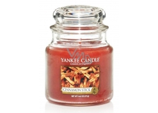 Yankee Candle Cinnamon Stick - Skořicová tyčinka vonná svíčka Classic střední sklo 411 g