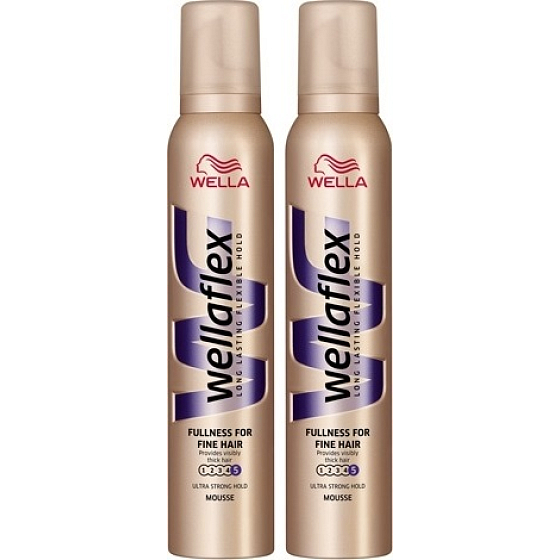 Wella Wellaflex Fullness ultra silné zpevnění pěnové tužidlo pro jemné vlasy 2 x 200 ml, duopack