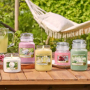 Yankee Candle Camellia Blossom - Kamélie vonná svíčka Classic střední sklo 411 g
