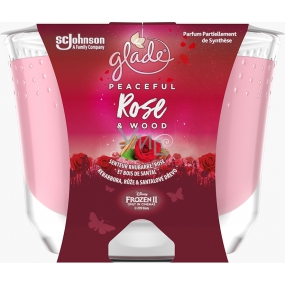 Glade Maxi Peaceful Rose & Wood s vůní rebarbory, růže a santalového dřeva vonná svíčka ve skle, doba hoření až 52 hodin 224 g