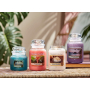 Yankee Candle Beach Escape - Únik na pláž vonná svíčka Classic střední sklo 411 g