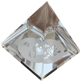 Křišťálové sklo Pyramida čirá, Štír znamení zvěrokruhu