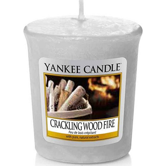 Yankee Candle Crackling Wood Fire - Praskající oheň v krbu vonná svíčka votivní 49 g