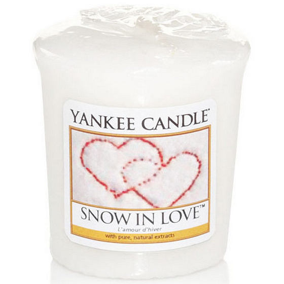 Yankee Candle Snow in Love - Zamilovaný sníh vonná svíčka votivní 49 g Zamilovaný sníh