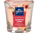 Glade Champagne Cheers s vůní šampaňského a čerstvé broskve vonná svíčka ve skle, doba hoření až 38 hodin 129 g