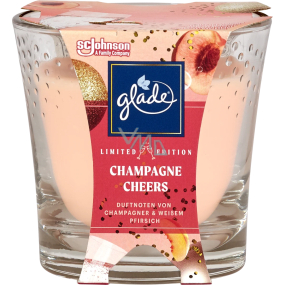 Glade Champagne Cheers s vůní šampaňského a čerstvé broskve vonná svíčka ve skle, doba hoření až 38 hodin 129 g