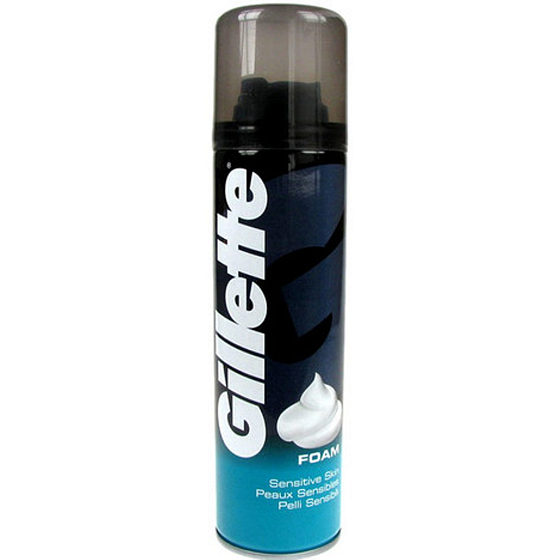 Gillette Classic Sensitive pěna na holení pro citlivou pokožku 300 ml