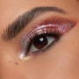 Essence Multichrome Flakes topper na oční stíny s multichromatickými částicemi 01 Galactic Vibes 2 g